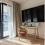 Japandi Pearl Designed Studio,parking ,aircon, O2 Apartman Prága