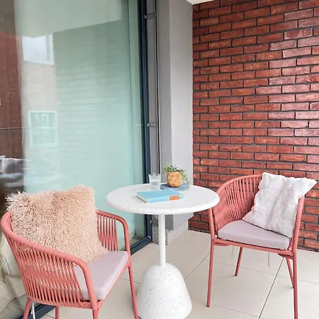 Japandi Pearl Designed Studio,parking ,aircon, O2