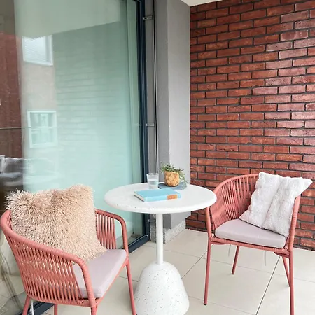Japandi Pearl Designed Studio,parking ,aircon, O2 Διαμέρισμα