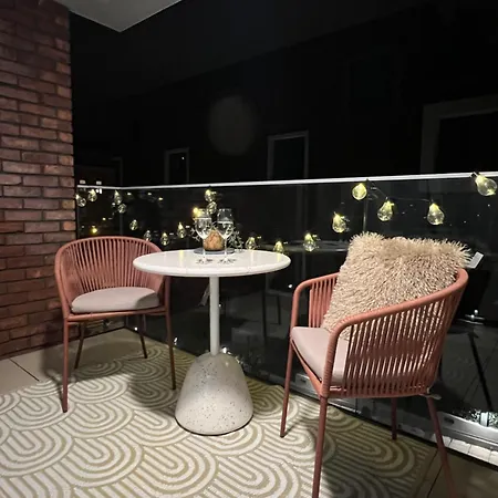 Japandi Pearl Designed Studio,parking ,aircon, O2 Daire