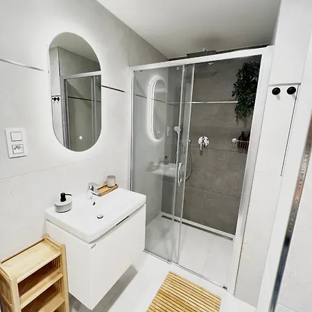Japandi Pearl Designed Studio,parking ,aircon, O2 Appartement *