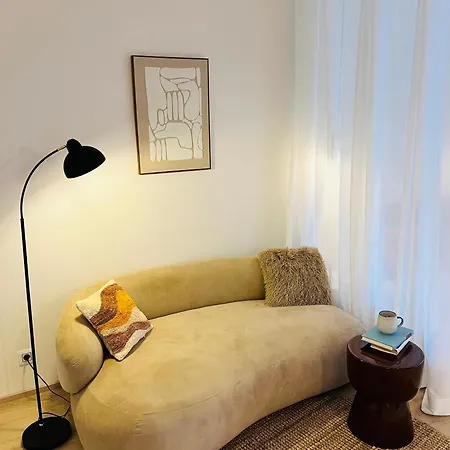 Appartement Japandi Pearl Designed Studio,parking ,aircon, O2 Praag