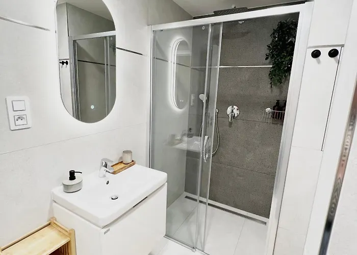 Japandi Pearl Designed Studio,parking ,aircon, O2 Appartement *