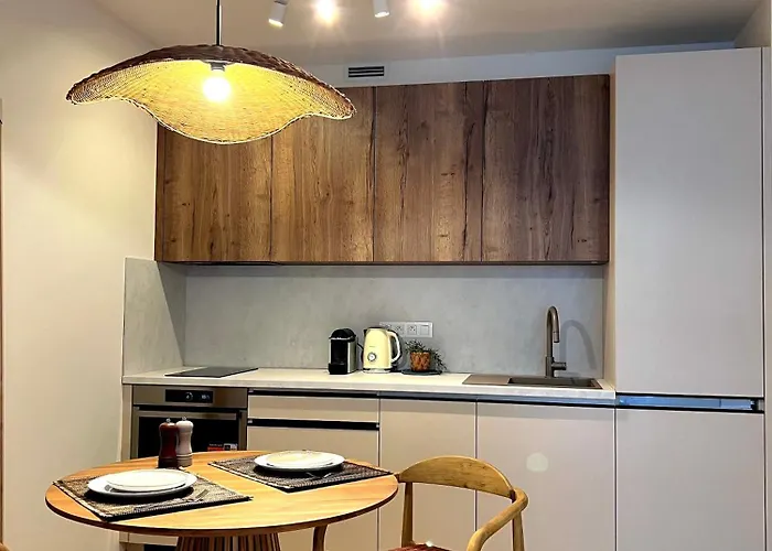 Japandi Pearl Designed Studio,parking ,aircon, O2 *
