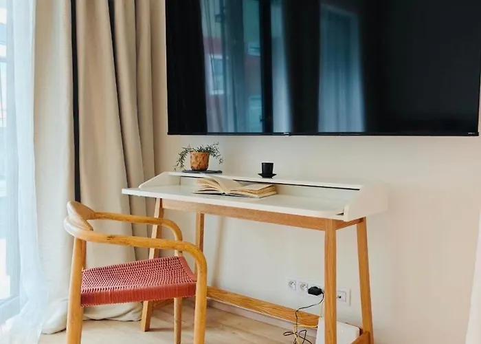 Japandi Pearl Designed Studio,parking ,aircon, O2 Appartement *